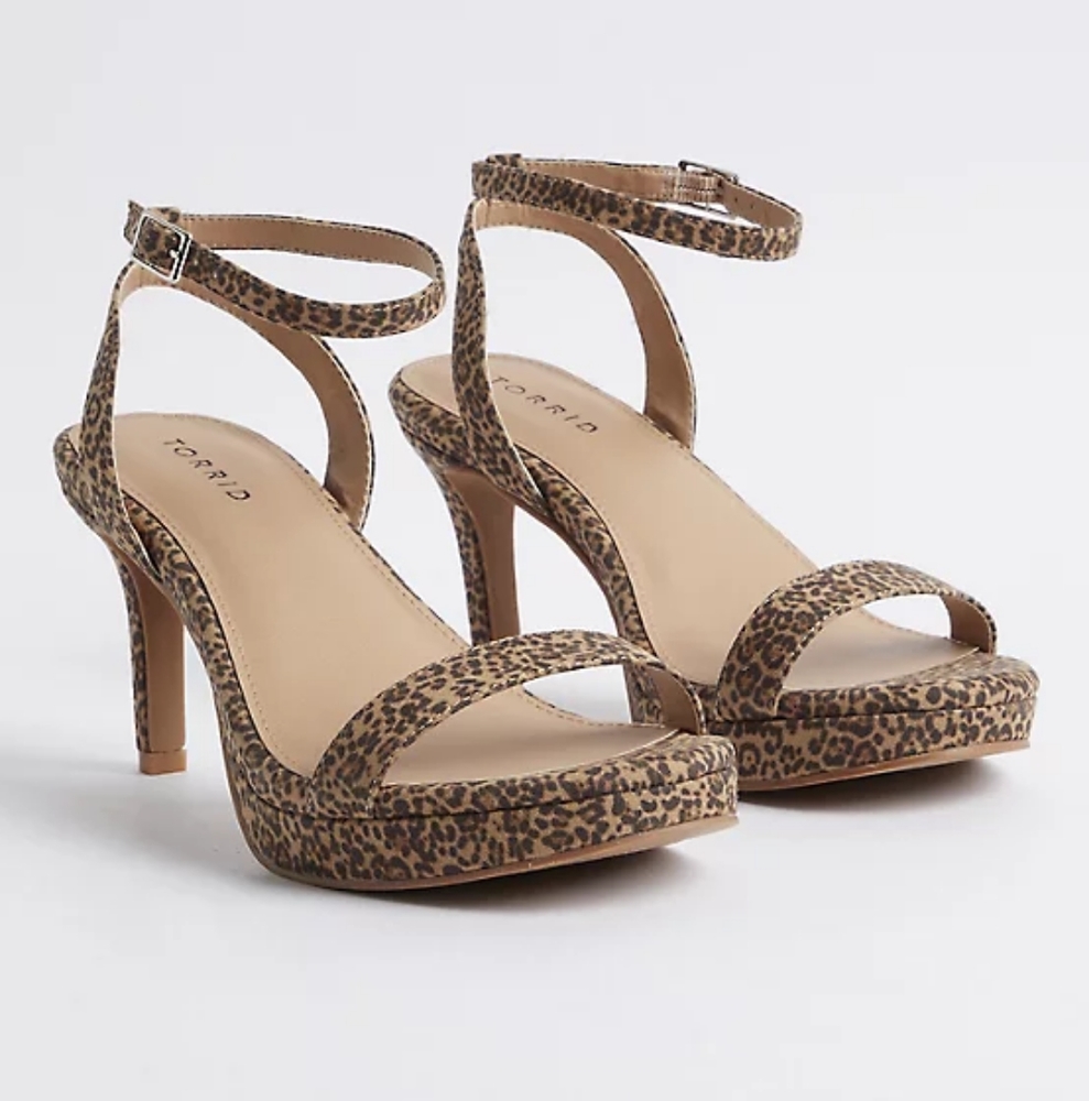 NIB TORRID PLATFORM STILETTO HEEL 8.5 WW